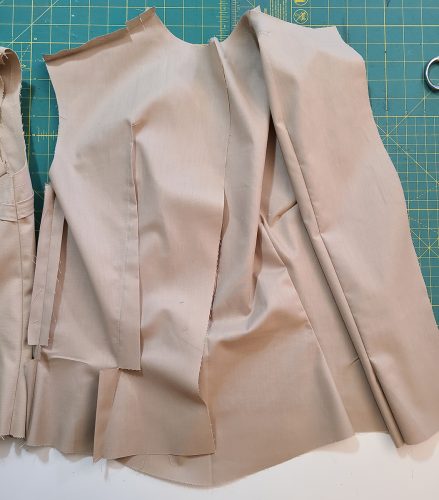 21-Lining---Sew-darts-shoulders-sides-clip-seams
