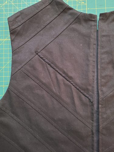 31-FINISHING---sew-yarn-to-seam-edges